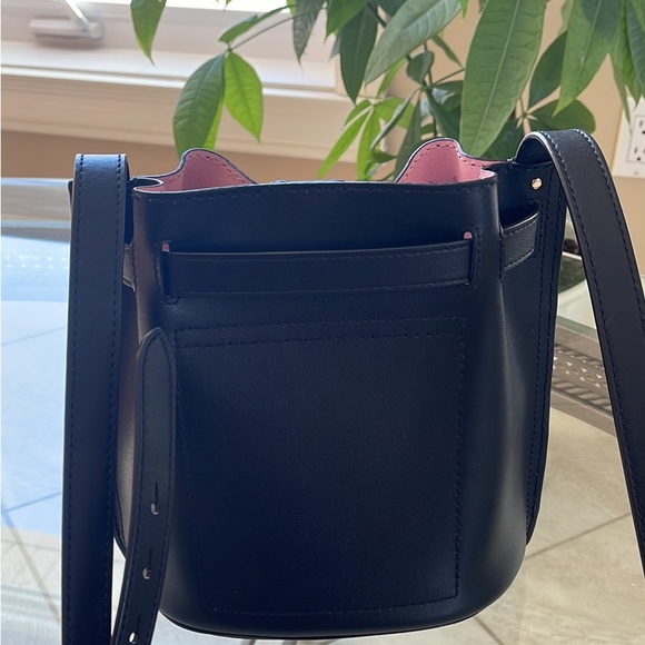 Marc Jacobs black and gold crossbody bag. Like new ! Cross posted! - Picture 3 of 5